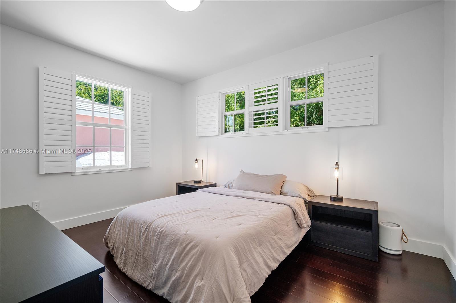 BERMUDA VLG AT CORAL GABL - Residential