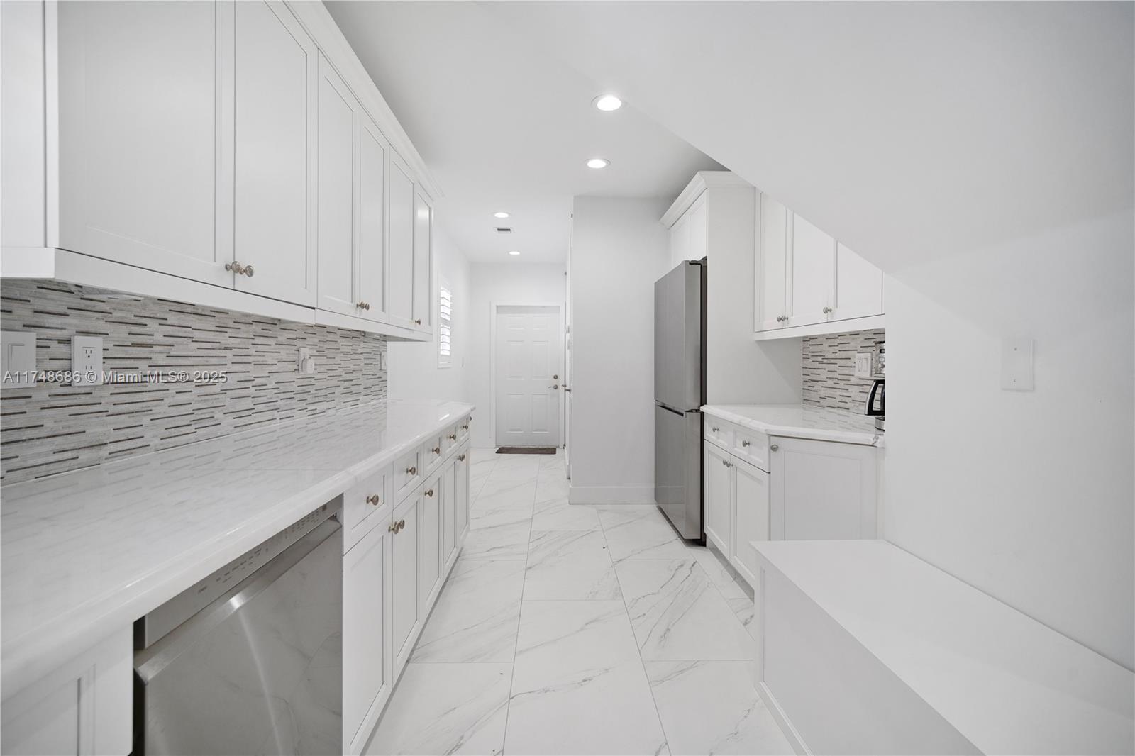 BERMUDA VLG AT CORAL GABL - Residential