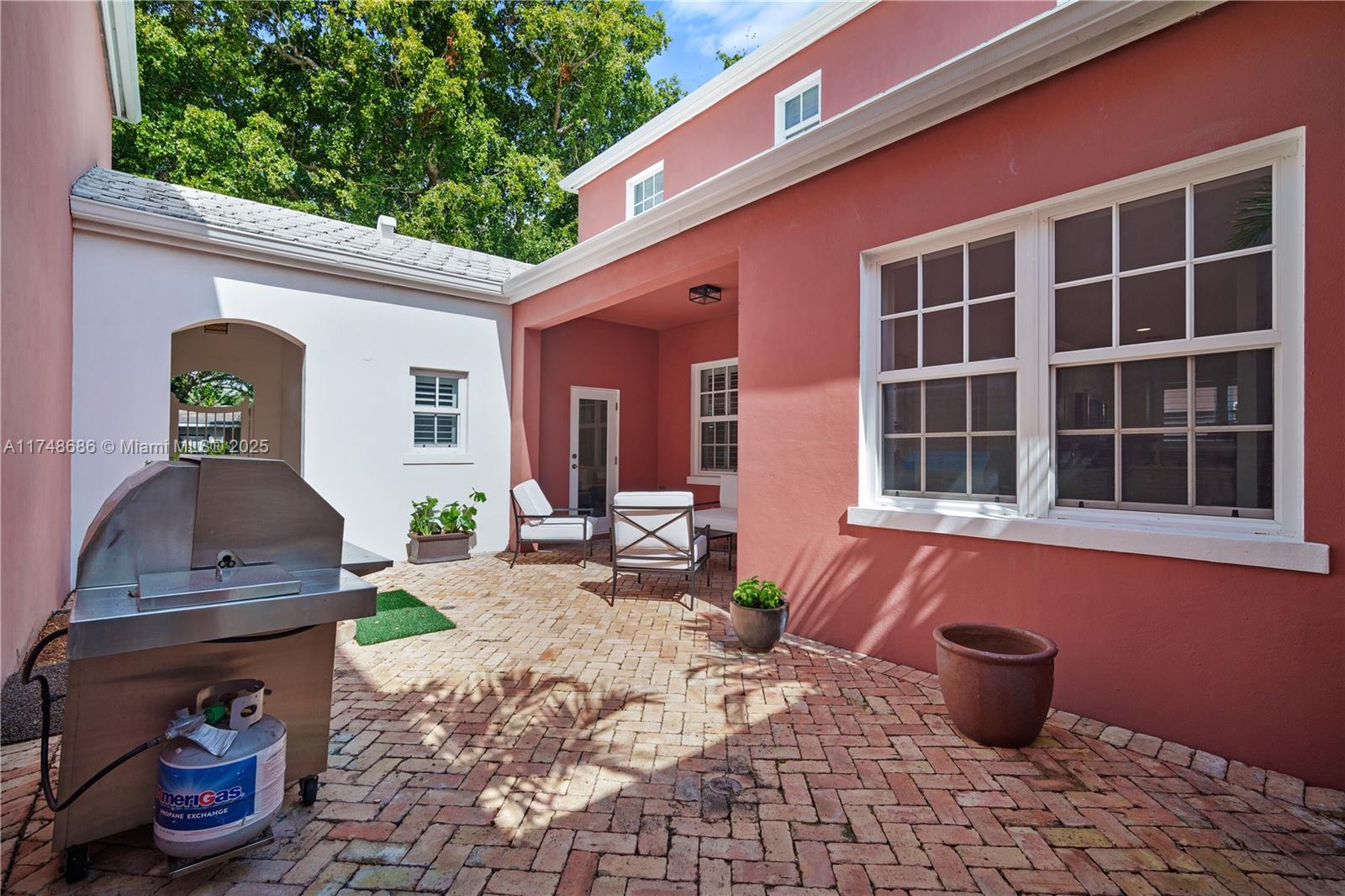 BERMUDA VLG AT CORAL GABL - Residential