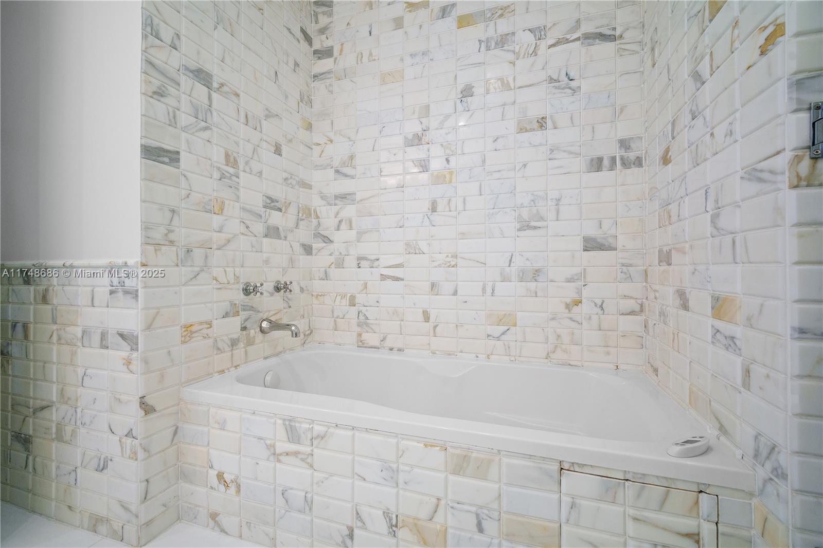 BERMUDA VLG AT CORAL GABL - Residential