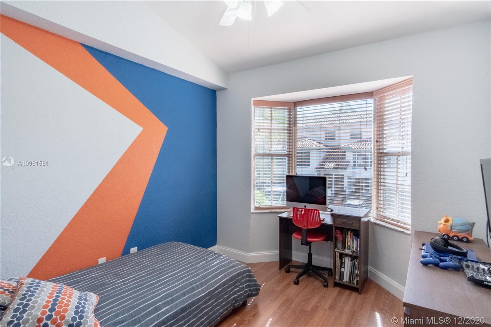 VILLAS DE TUSCANY CONDO - Residential