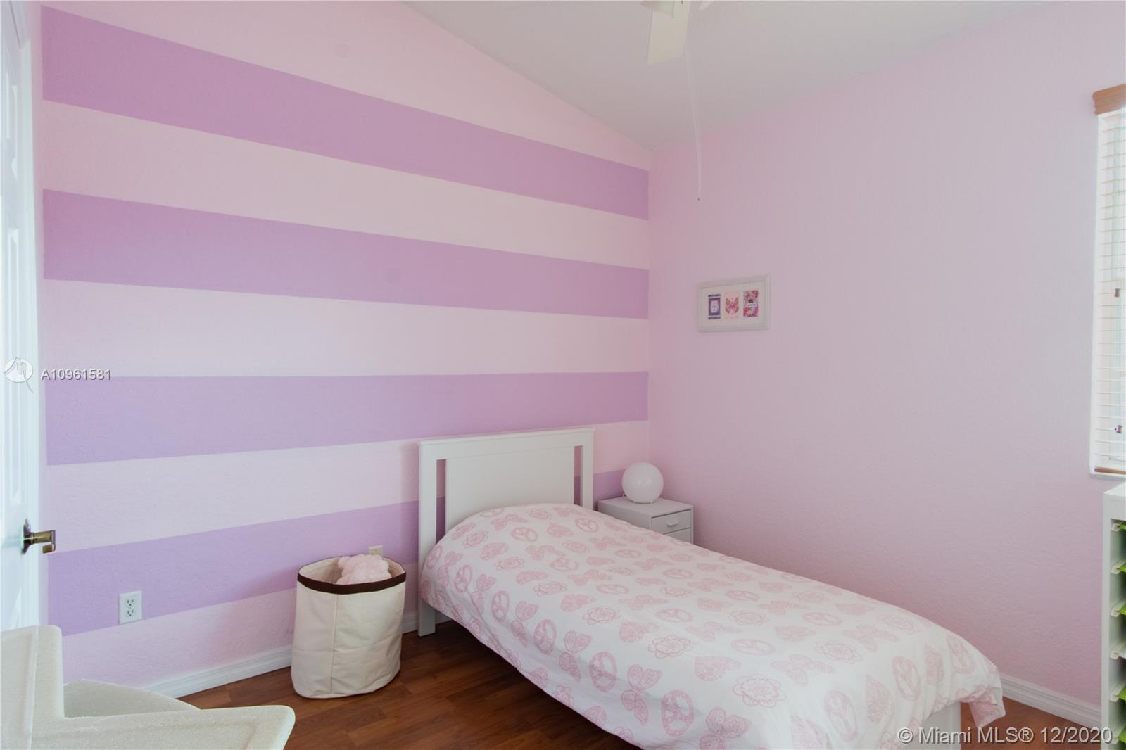 VILLAS DE TUSCANY CONDO - Residential