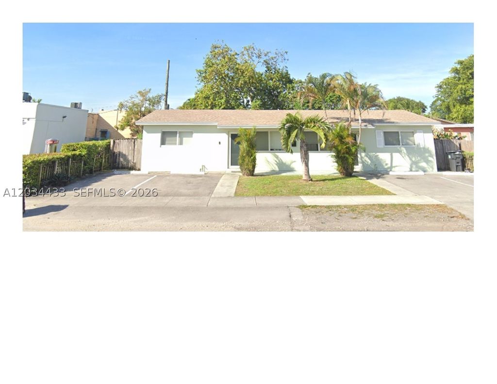Photo of 910 N 56th Ave #1, Hollywood, FL 33021 (MLS # A12034433)