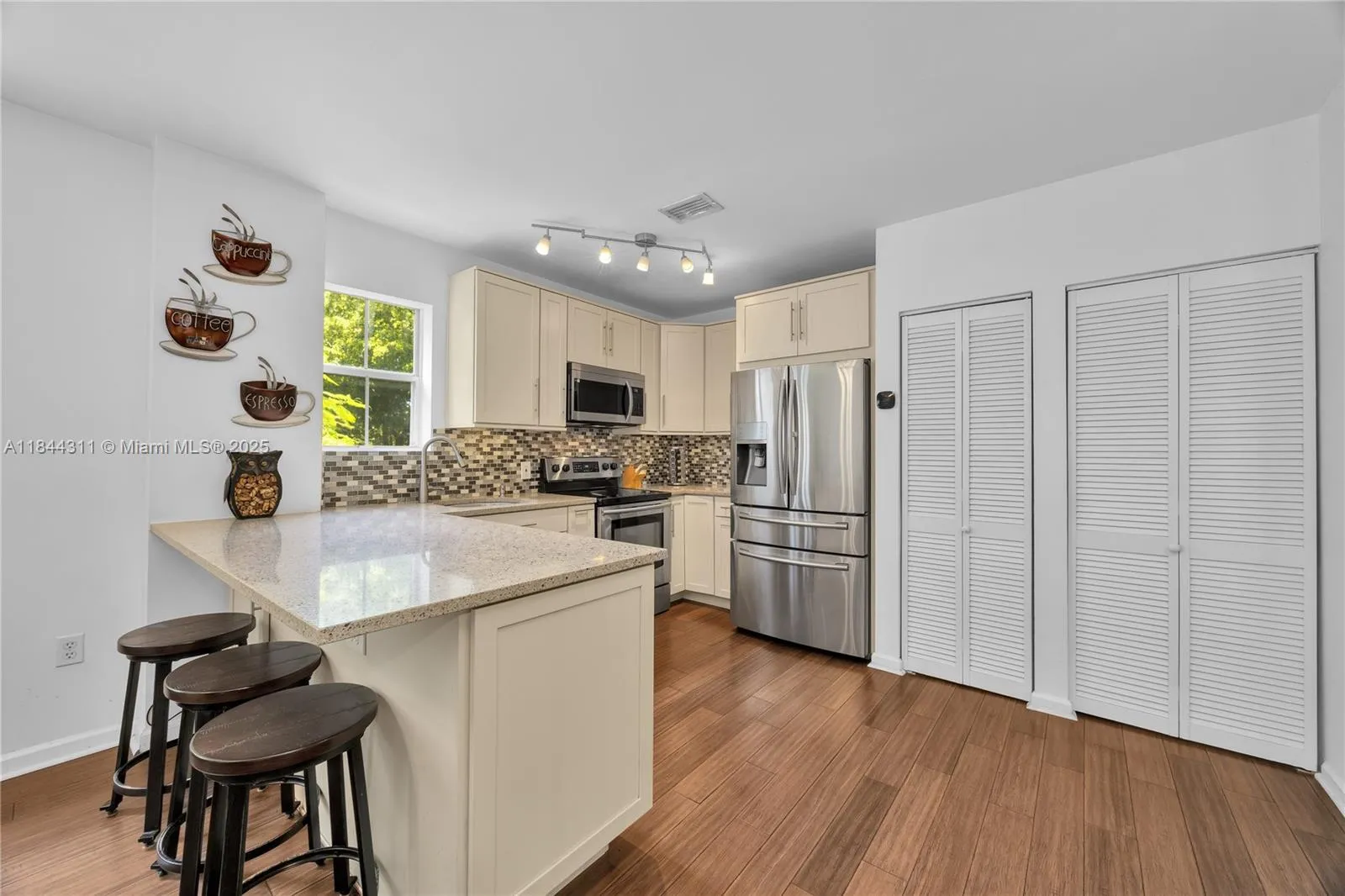 Miami, Florida 33133, United States, 2 Bedrooms Bedrooms, ,2 BathroomsBathrooms,Residential,Active,175820