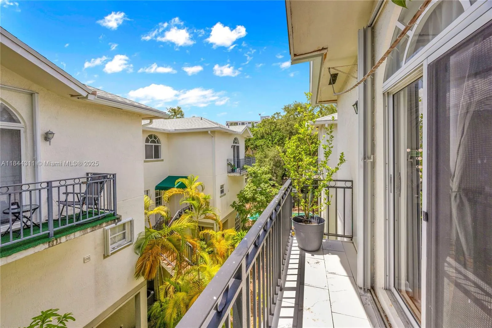 Miami, Florida 33133, United States, 2 Bedrooms Bedrooms, ,2 BathroomsBathrooms,Residential,Active,175820