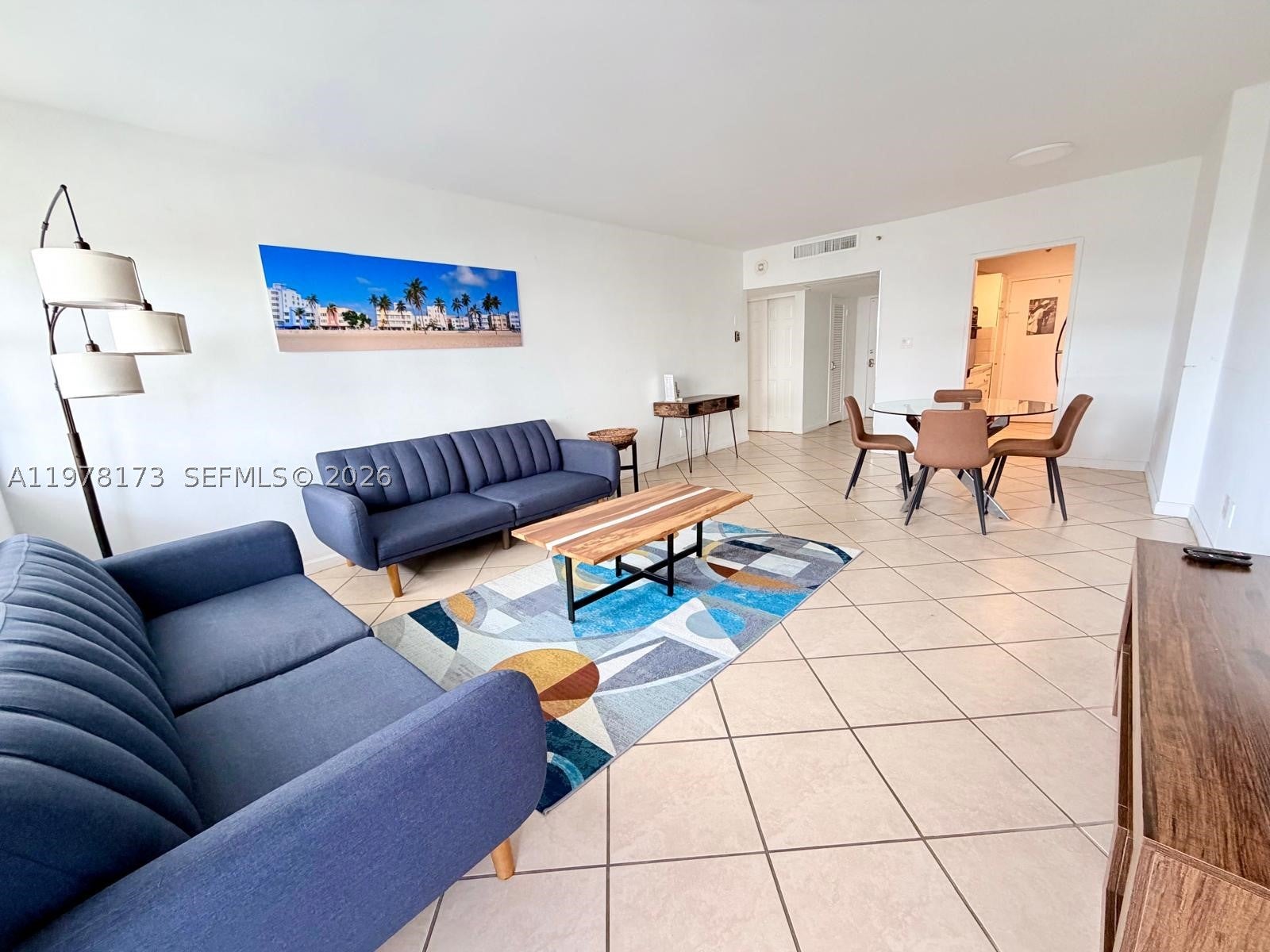 100 Lincoln Rd 441