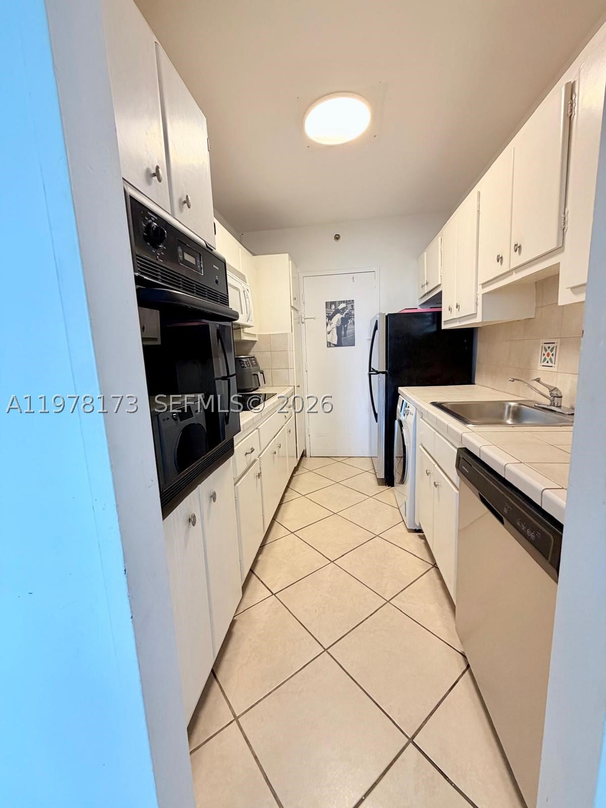 100 Lincoln Rd 441