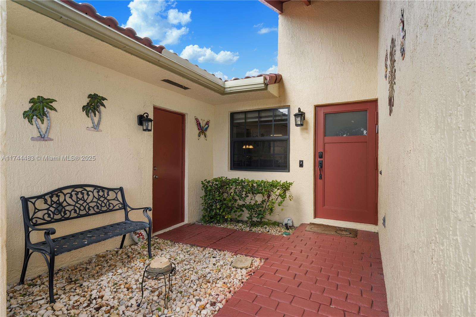 9555 Toledo Ln