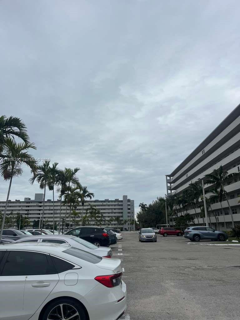 JADE WINDS GROUP-DAISY GAR - Residential Lease