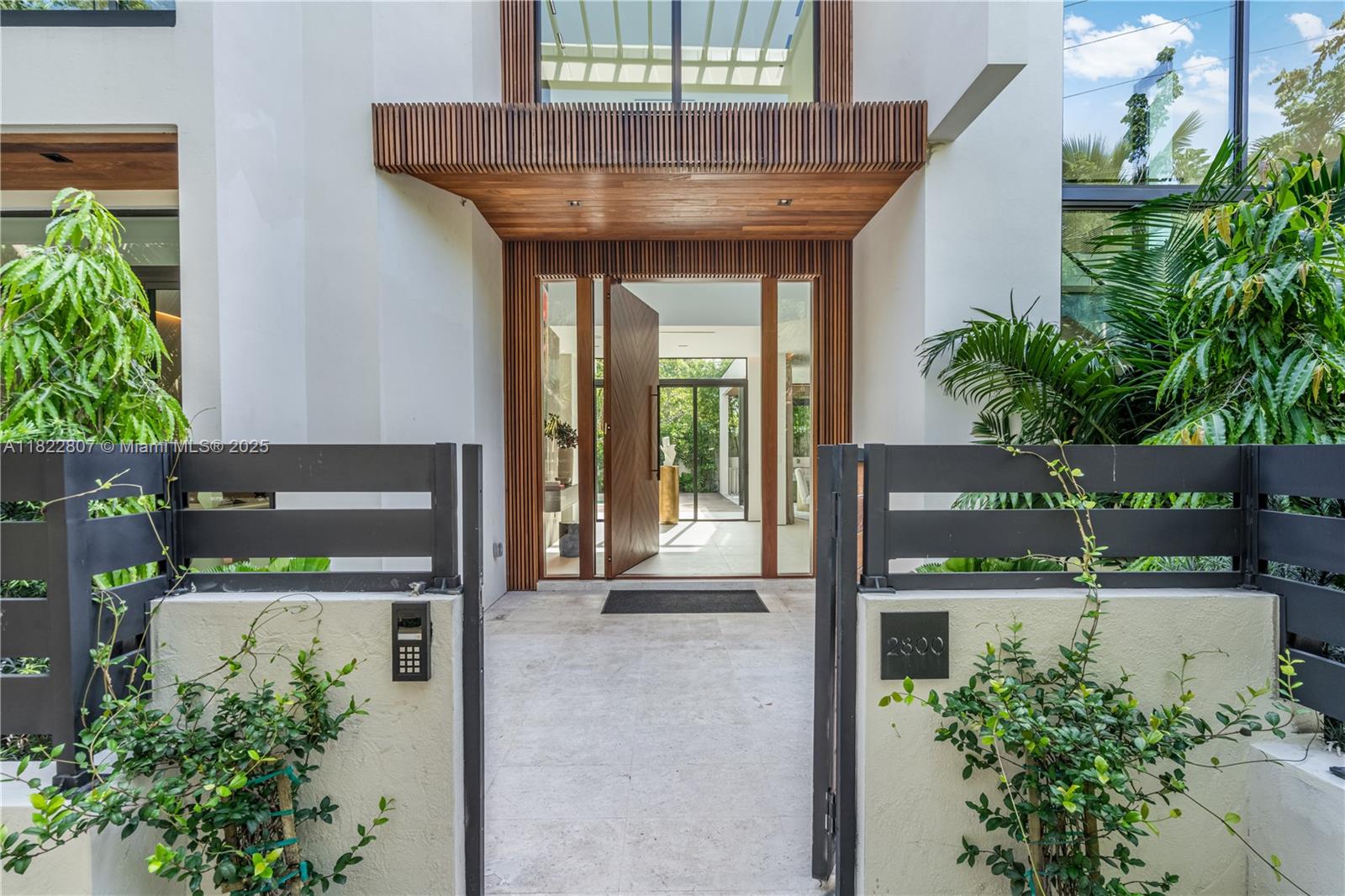 2800 Calusa Street