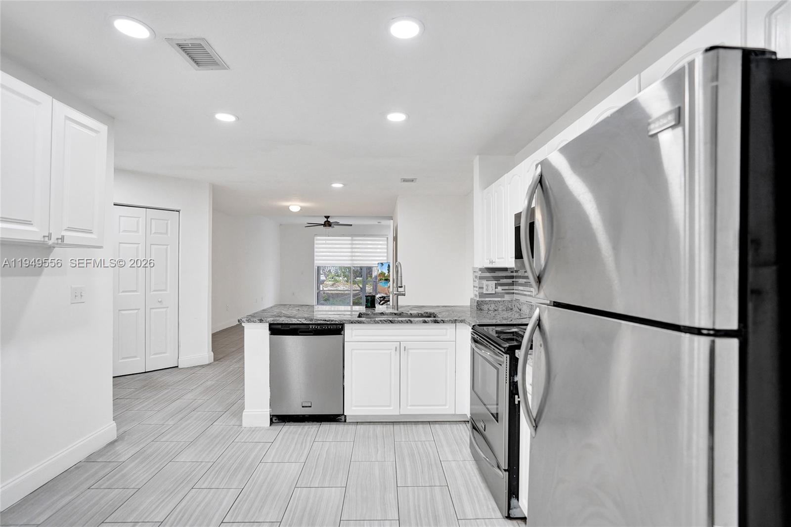 CRYSTAL LAKE 2ND SEC - Residential