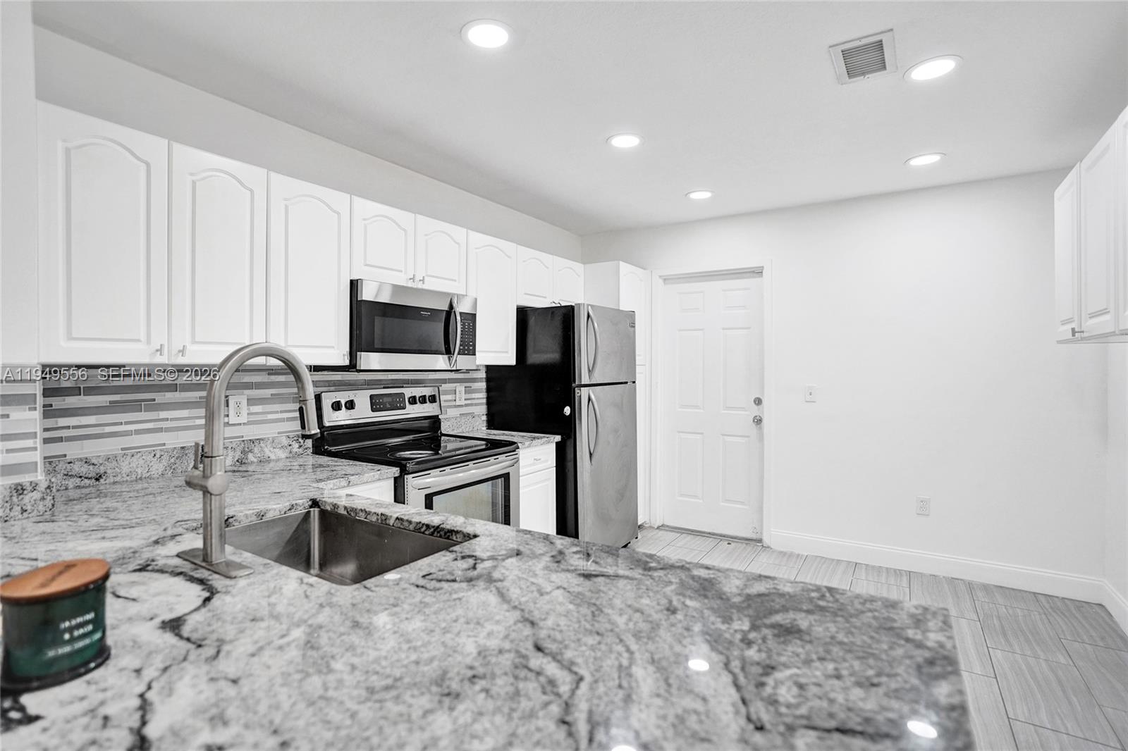 CRYSTAL LAKE 2ND SEC - Residential