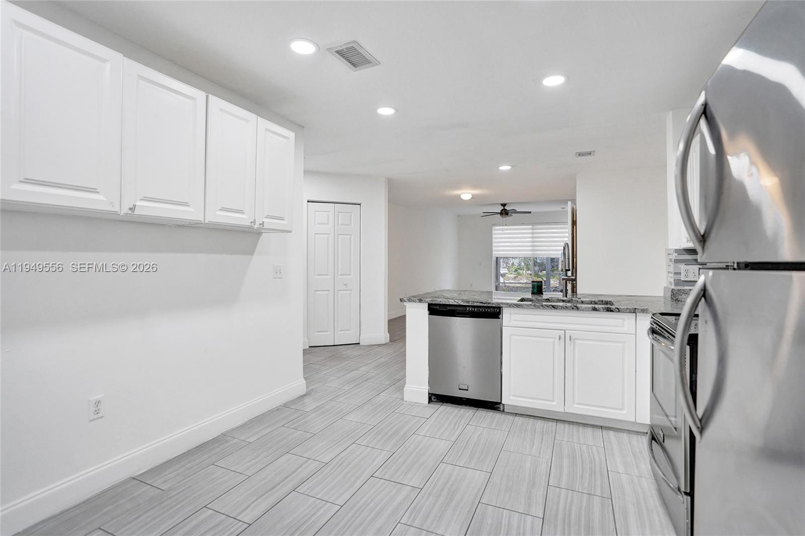 CRYSTAL LAKE 2ND SEC - Residential