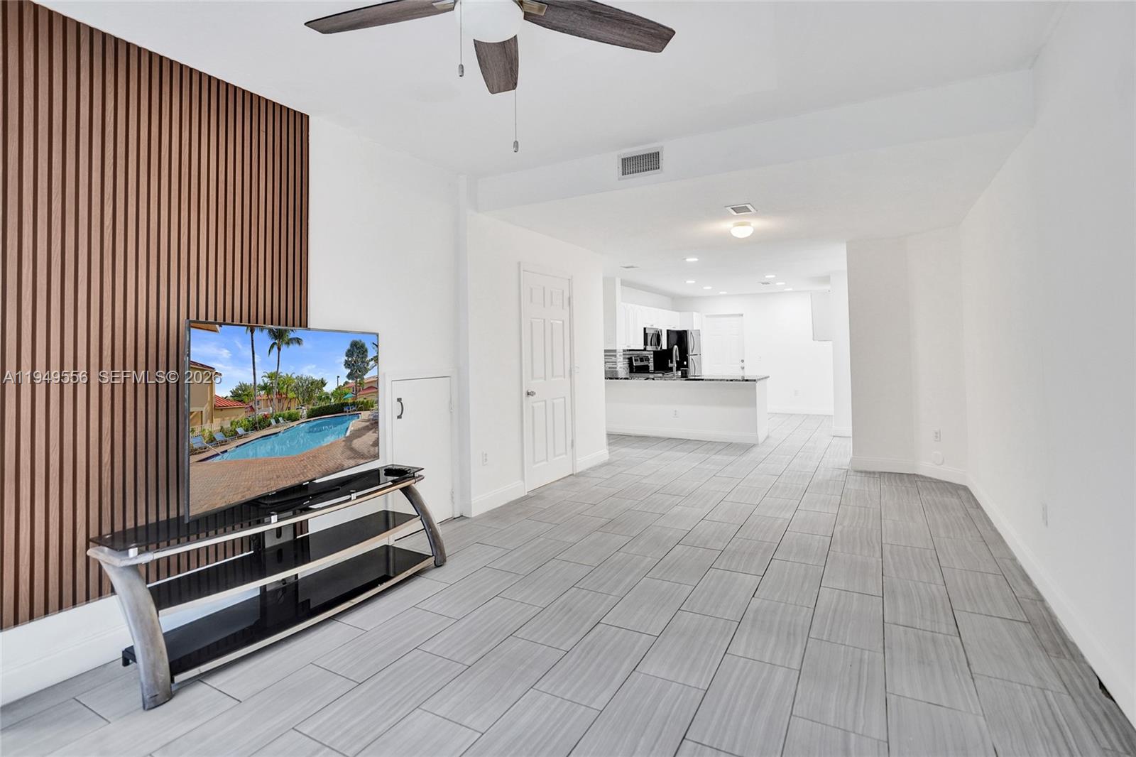 CRYSTAL LAKE 2ND SEC - Residential