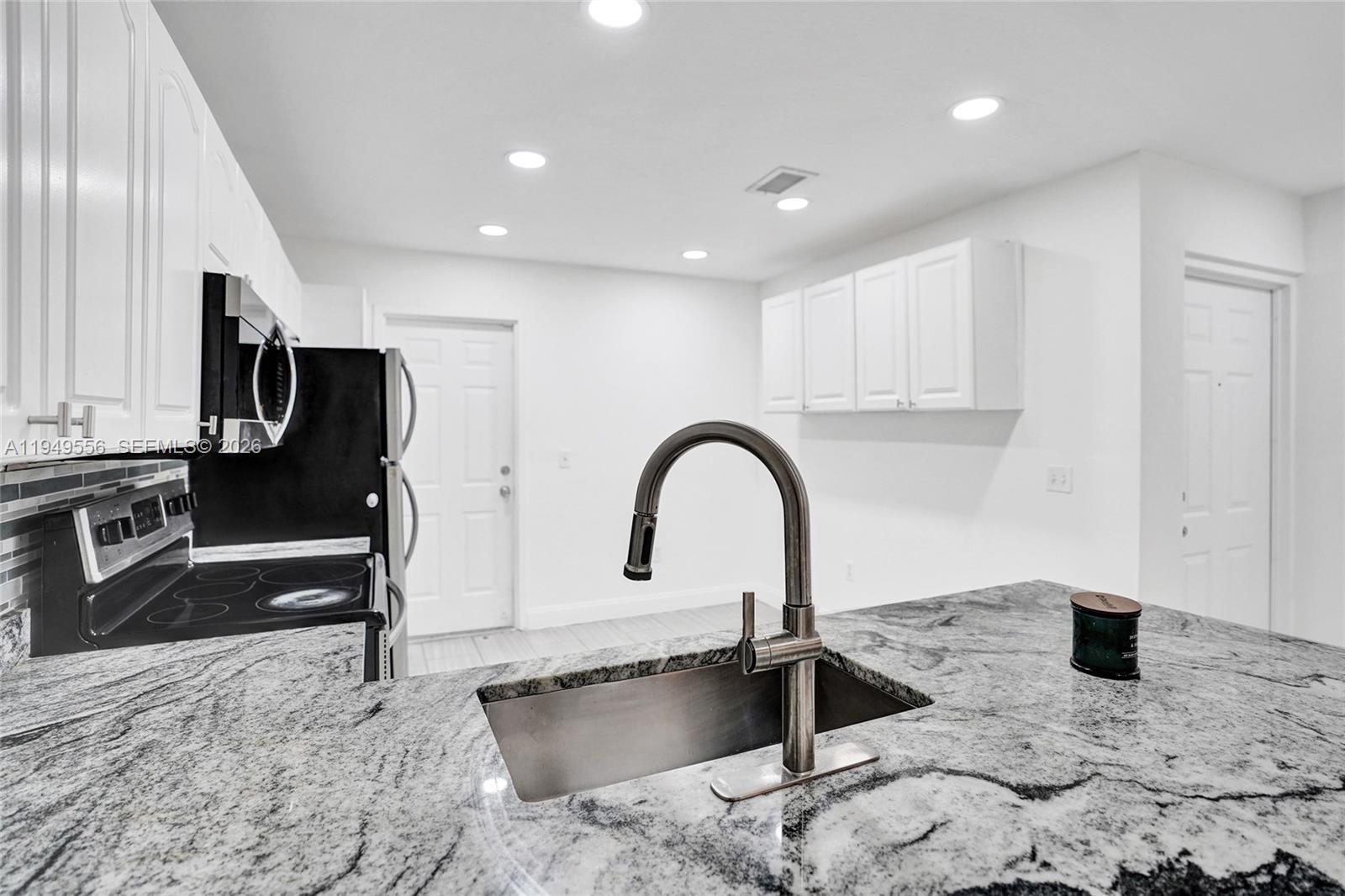 CRYSTAL LAKE 2ND SEC - Residential