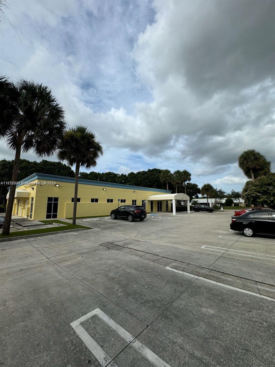 Attention! We are offering a 6,308 sq ft freestanding building for lease, perfect for professional and medical offices. Recently renovated, it features new flooring, cabinets, and four bathrooms. The property offers ample parking and is equipped with exam rooms, lab, and reception area. Previously occupied by pediatric offices and ABA therapy providers. We offer a direct lease (NNN) with flexible terms to suit your needs. Don't miss this unique opportunity!