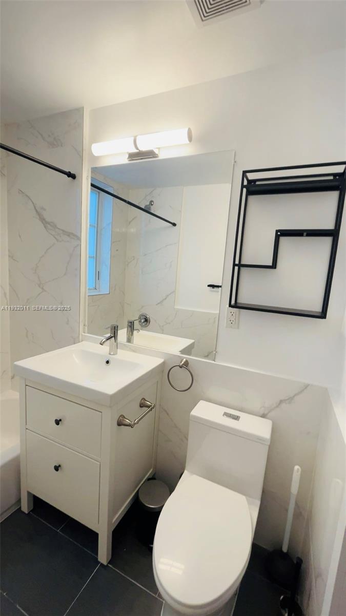 OCEANSIDE SEC ISLE OF NOR - Residential Lease