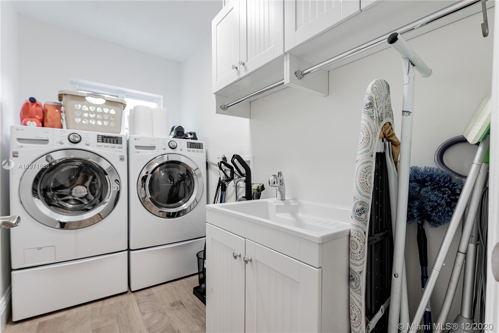 LA JOYA - Residential