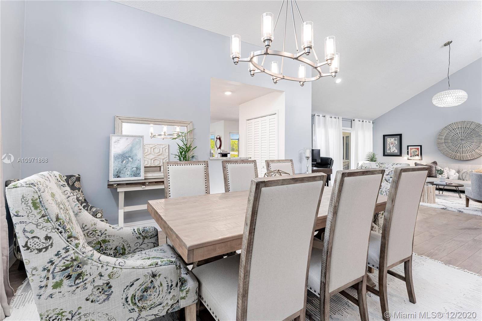 LA JOYA - Residential