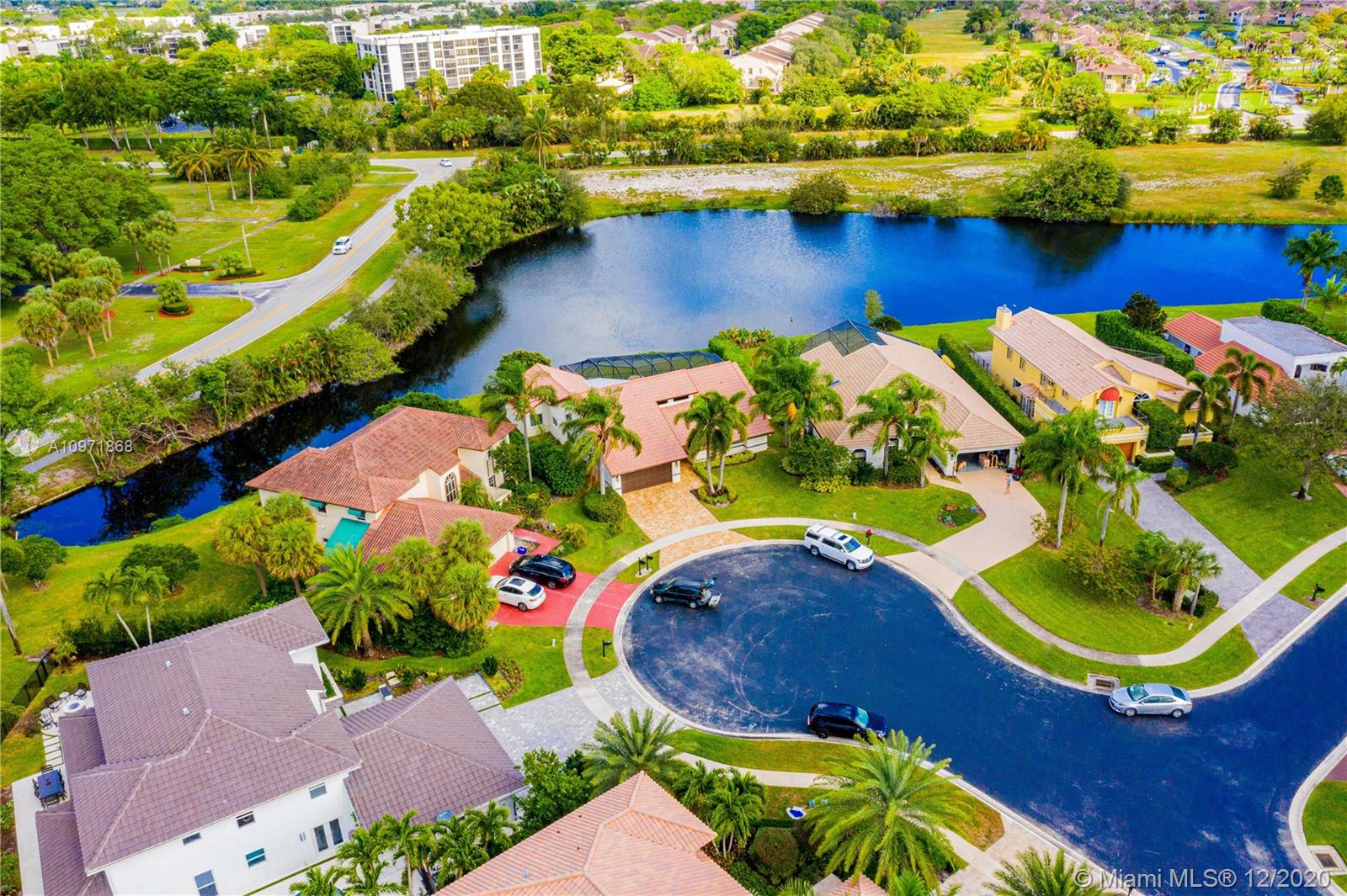 LA JOYA - Residential