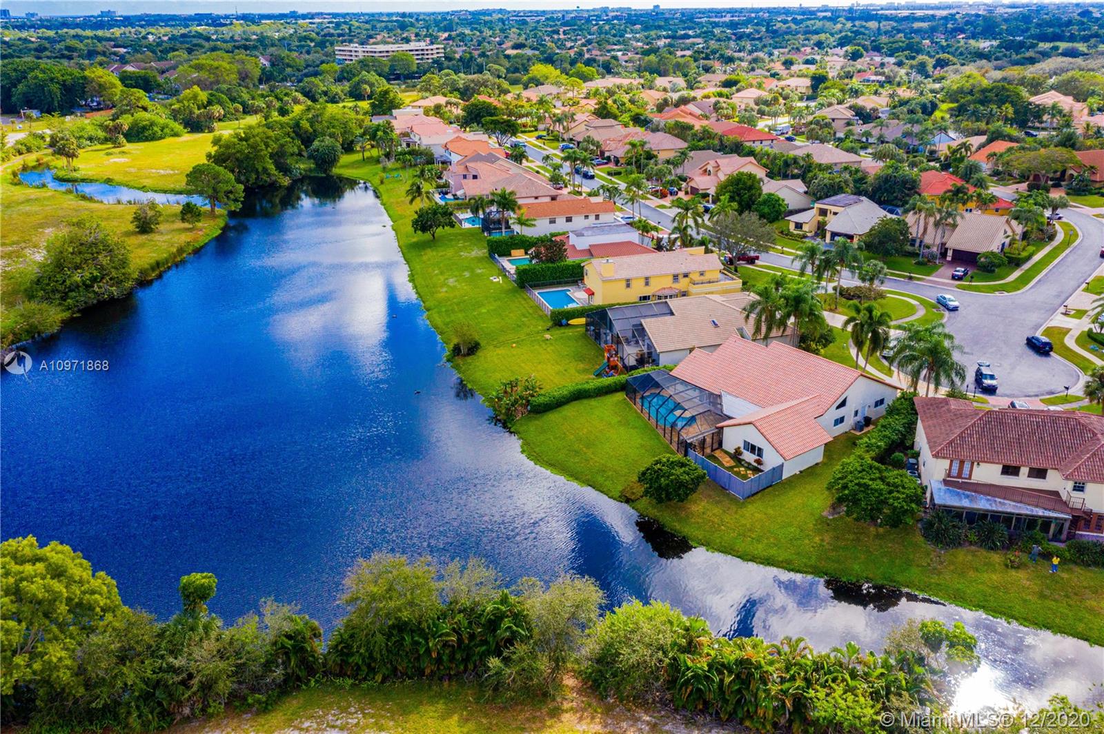 LA JOYA - Residential