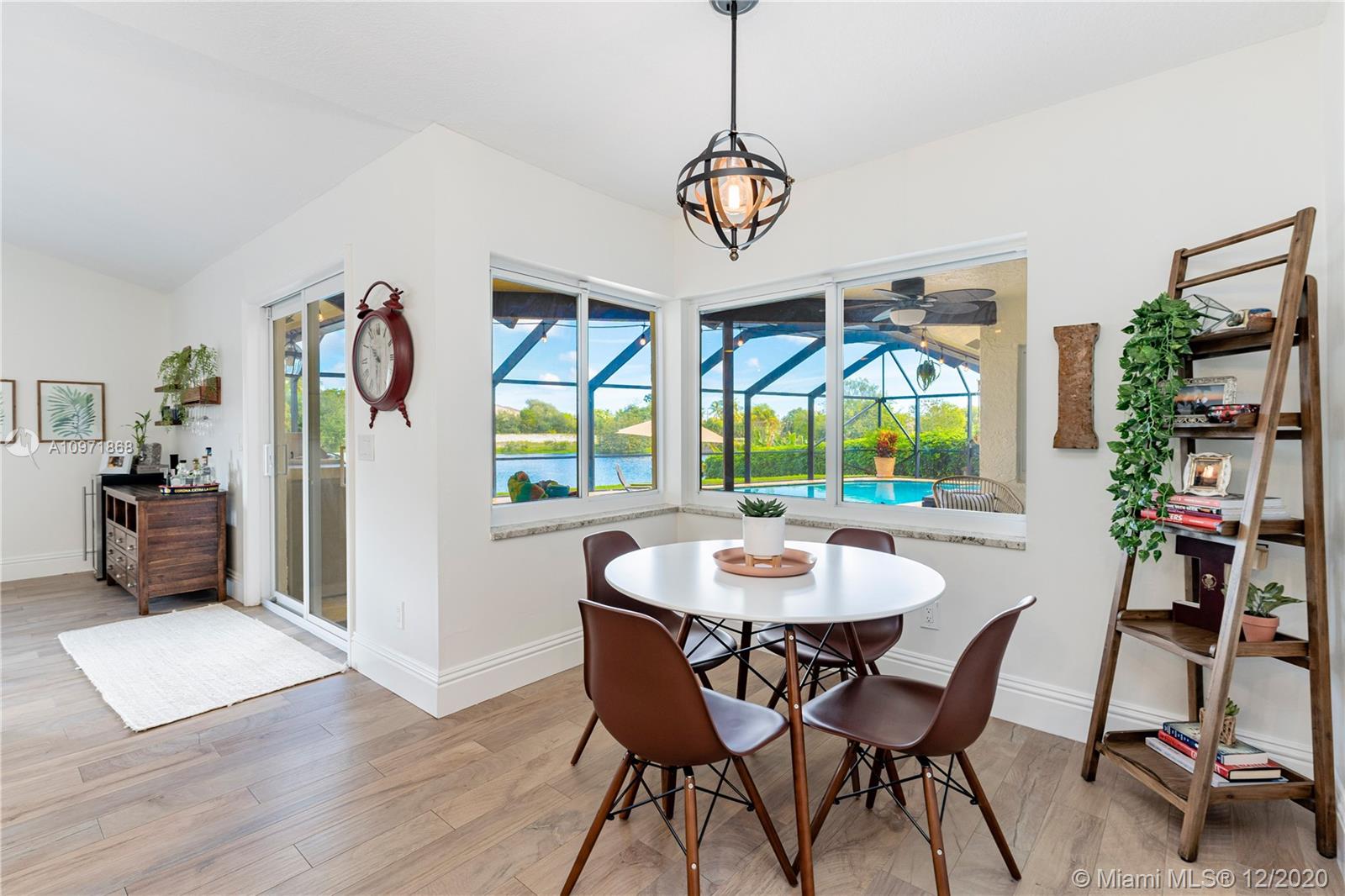 LA JOYA - Residential