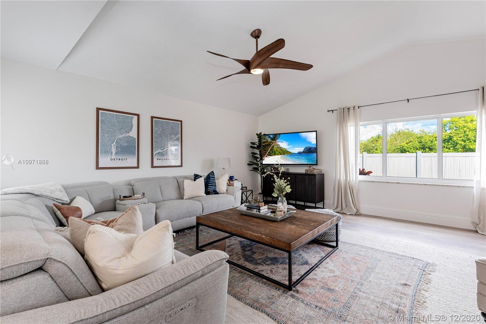 LA JOYA - Residential