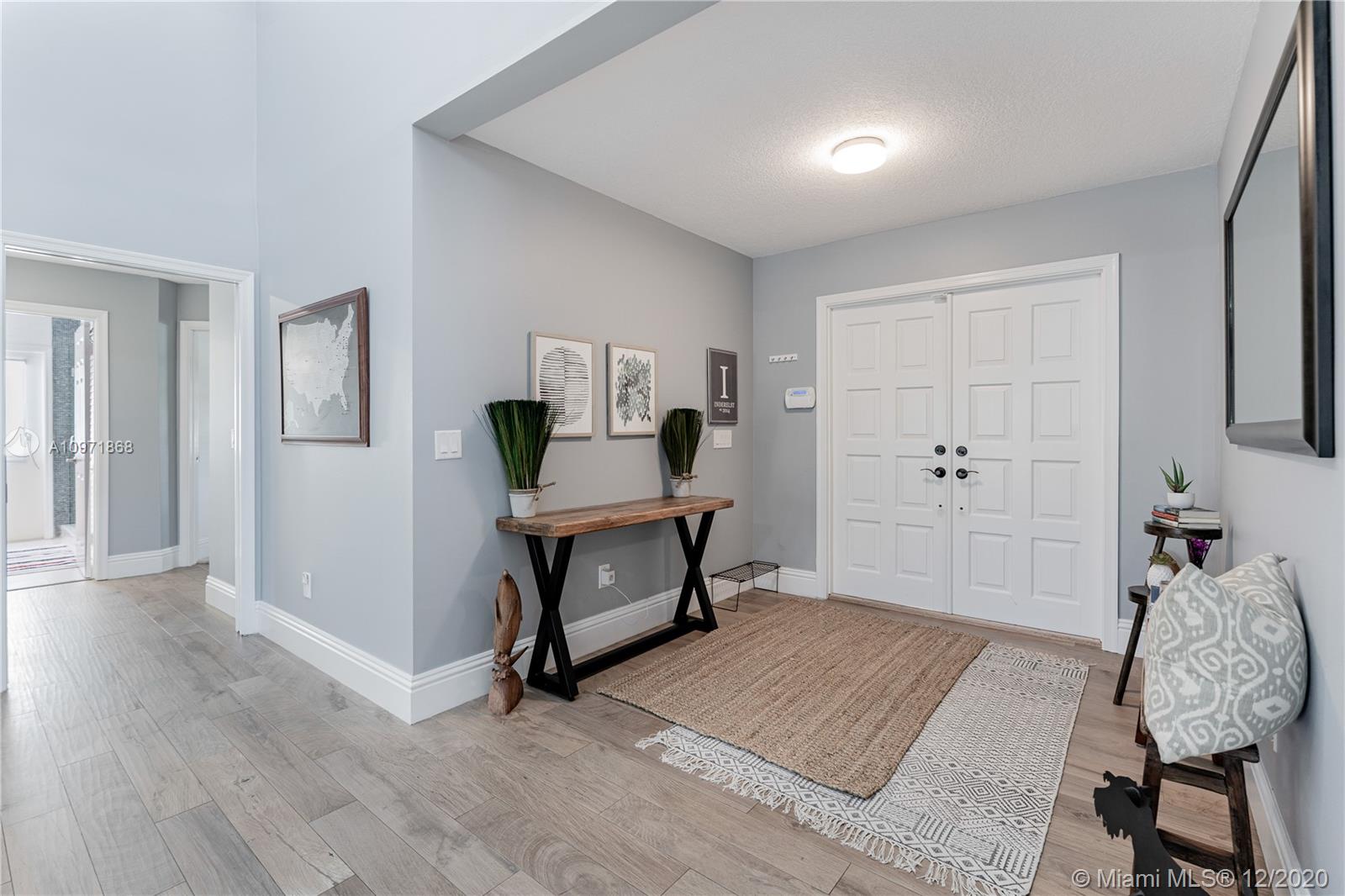 LA JOYA - Residential