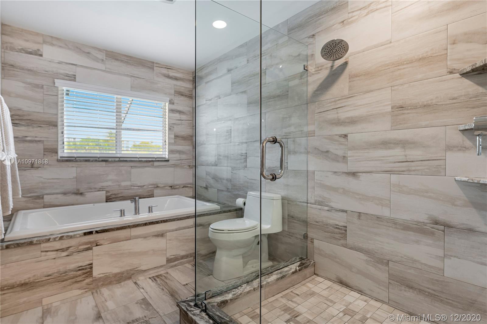 LA JOYA - Residential