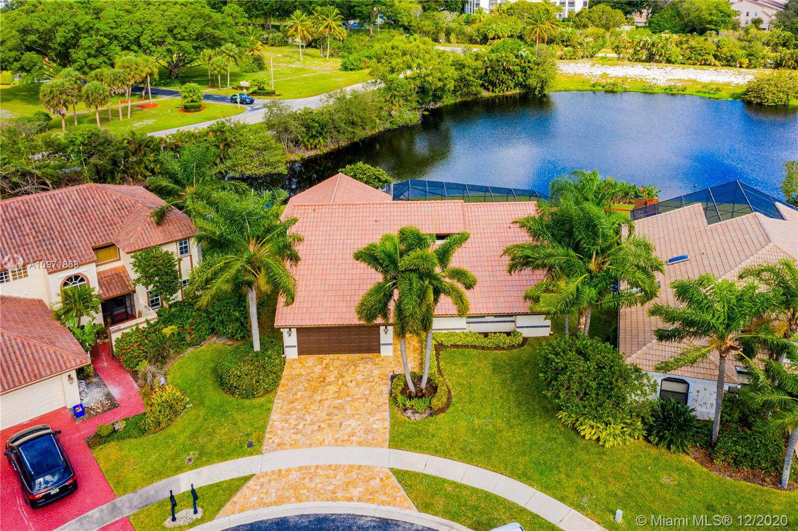 LA JOYA - Residential