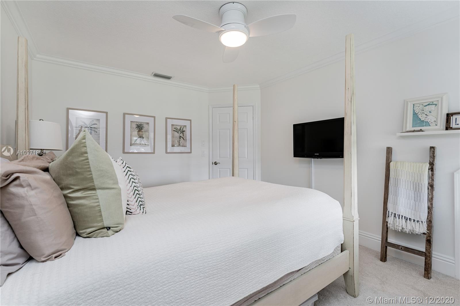 LA JOYA - Residential