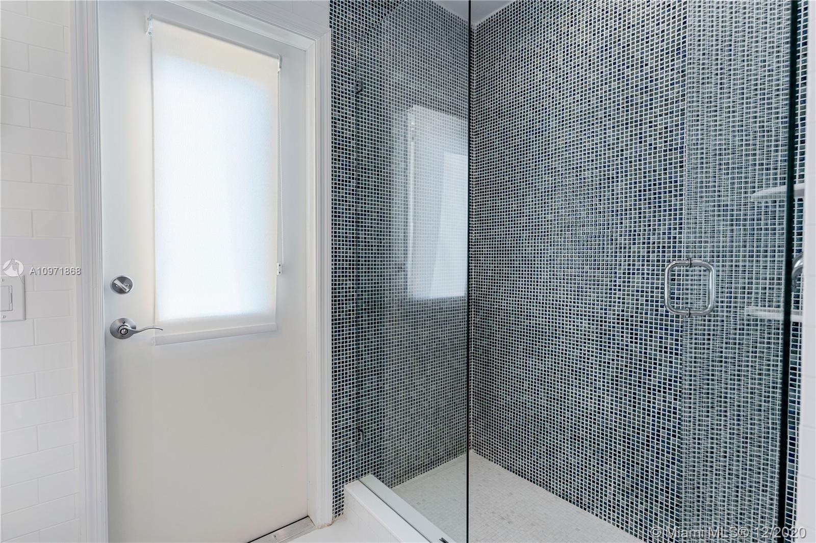 LA JOYA - Residential