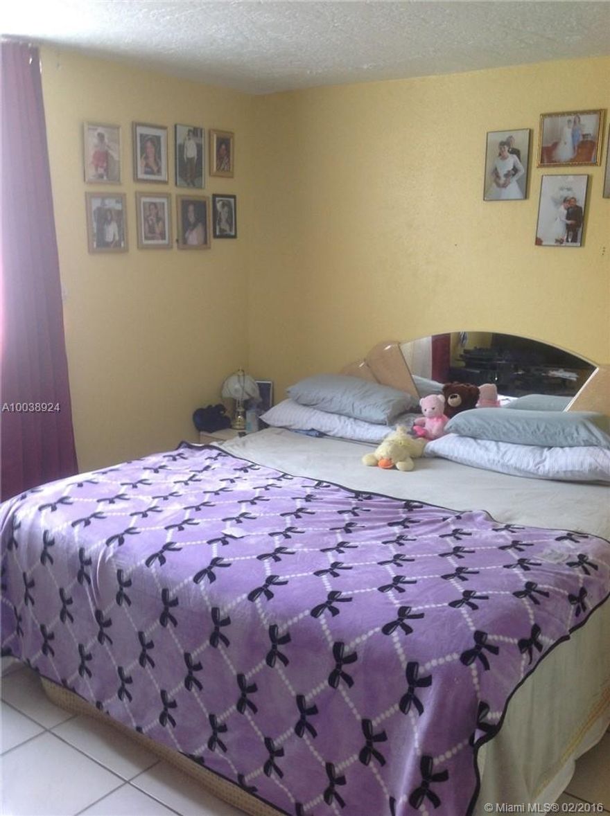 Great 2/2 condo unit located in Miami Lakes. Complex sits in-front of a lake with a great jogging path! May be able to finance with 10% and 700 credit score.