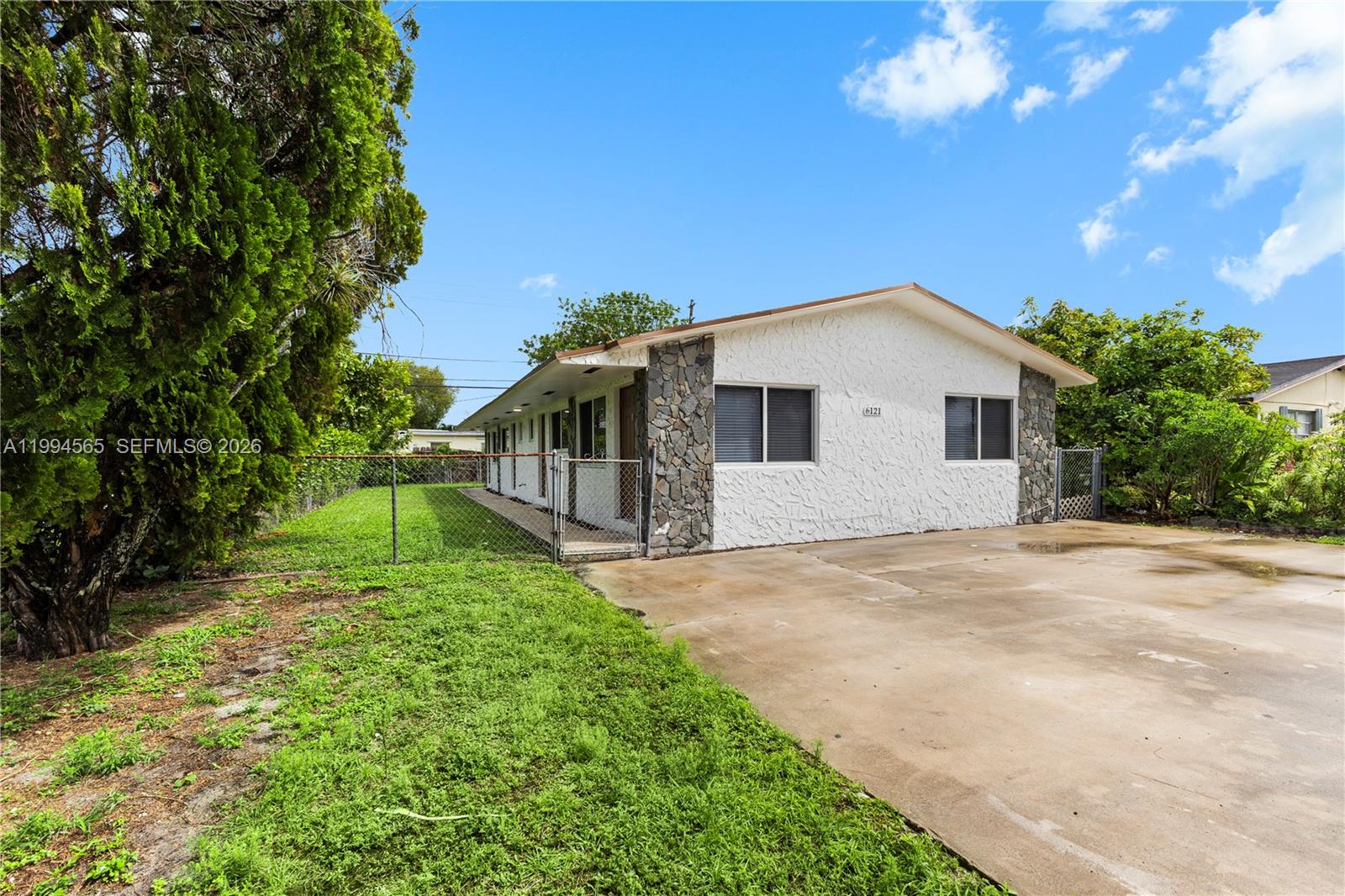 SUN LAND PARK - Residential Lease