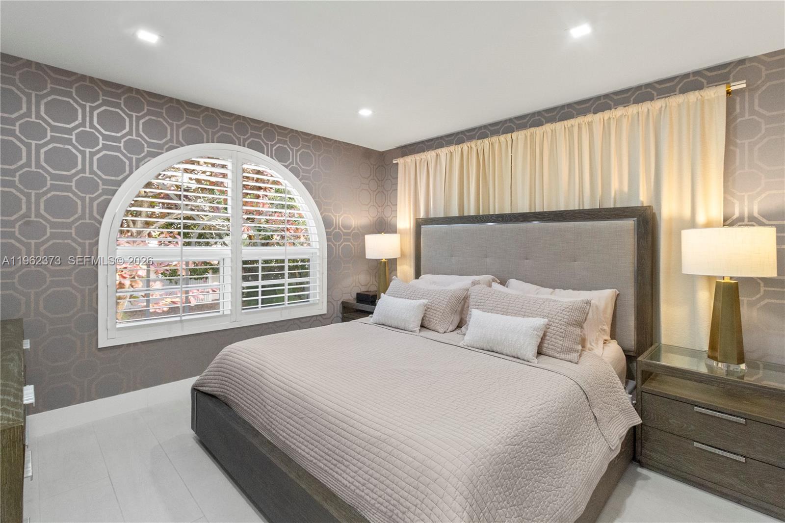 ENCHANTED GROVE CONDO - Residential