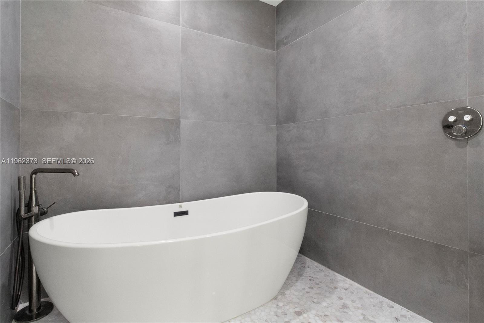 ENCHANTED GROVE CONDO - Residential