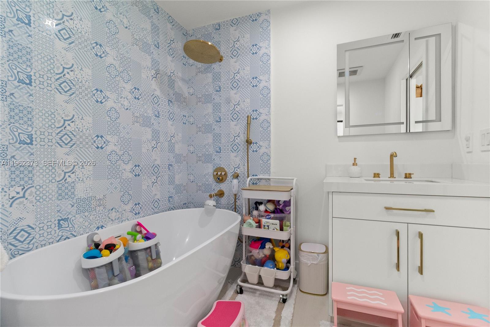 ENCHANTED GROVE CONDO - Residential