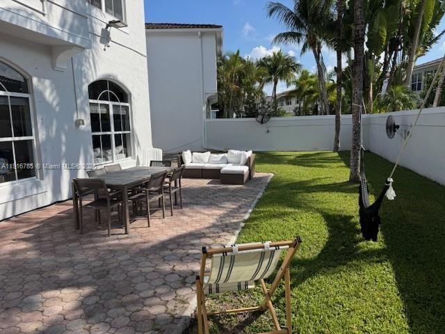 AVENTURA LAKES - PHASE II - Residential Lease