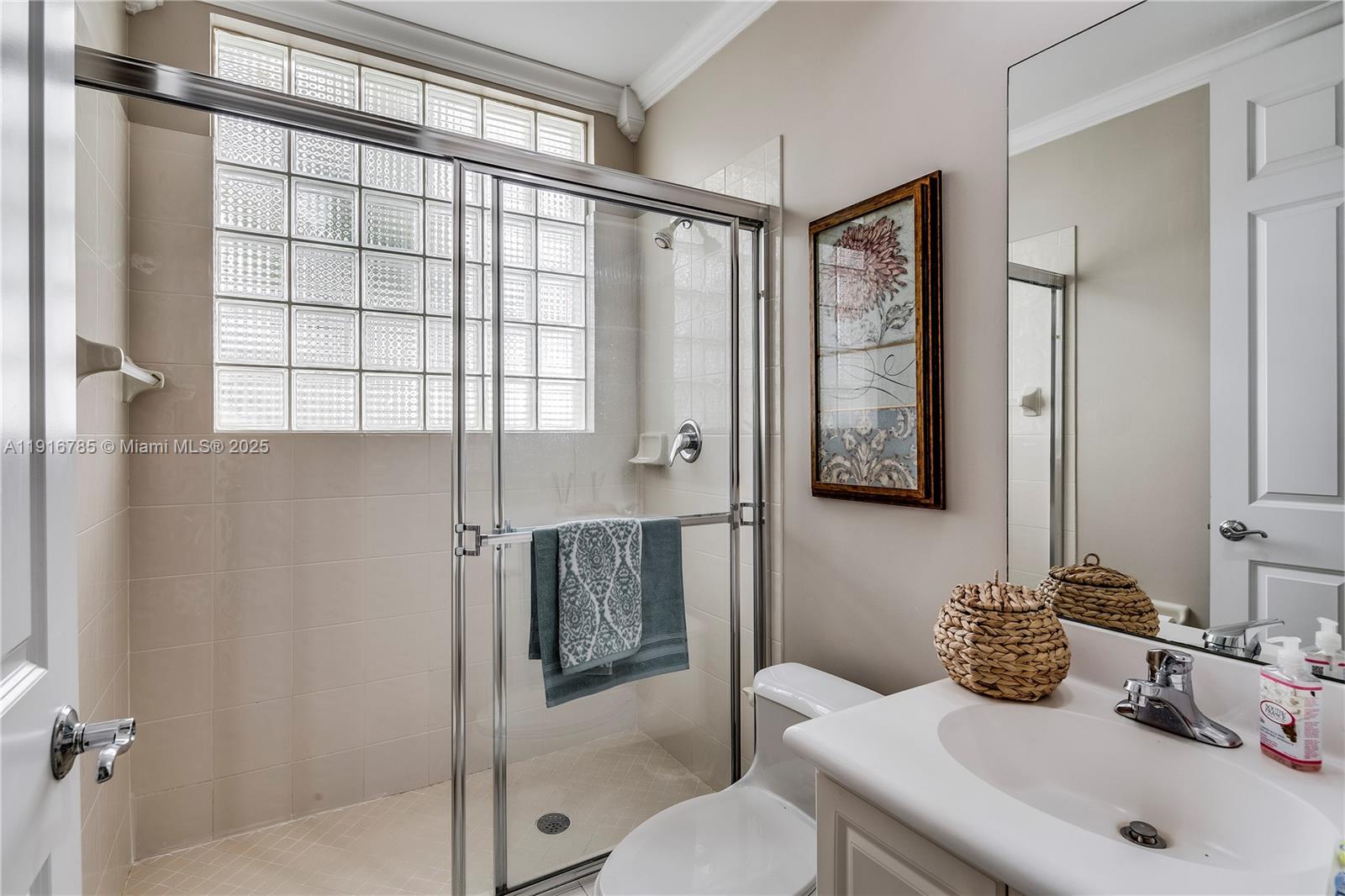 AVENTURA LAKES - PHASE II - Residential Lease