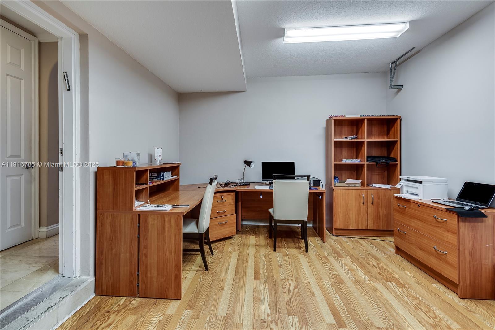 AVENTURA LAKES - PHASE II - Residential Lease