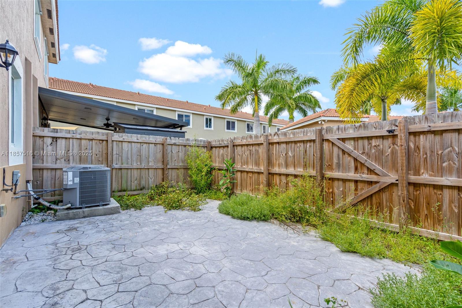 TOWNS AT SEASCAPE - Residential