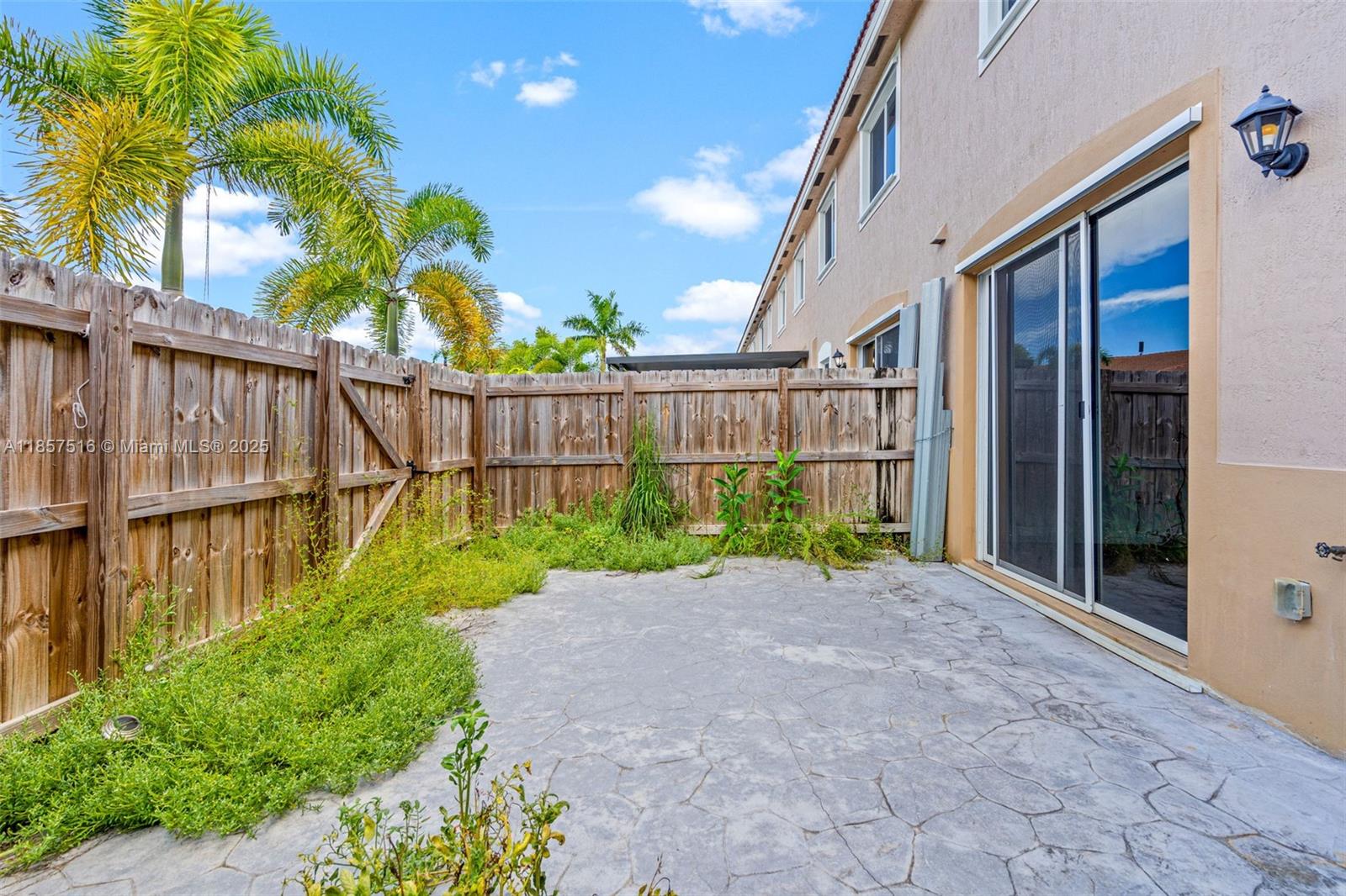 TOWNS AT SEASCAPE - Residential