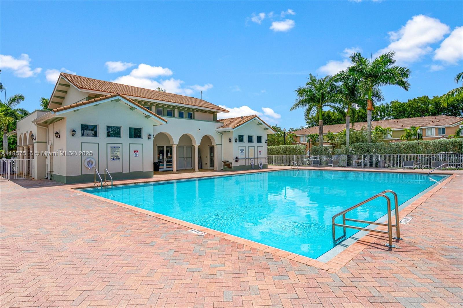 TOWNS AT SEASCAPE - Residential