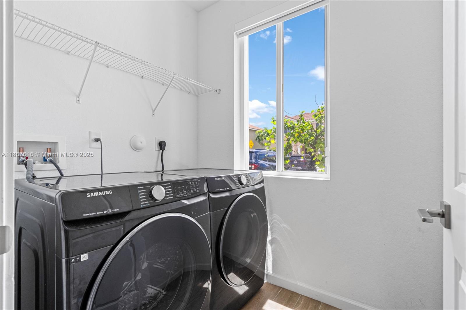 TOWNS AT SEASCAPE - Residential