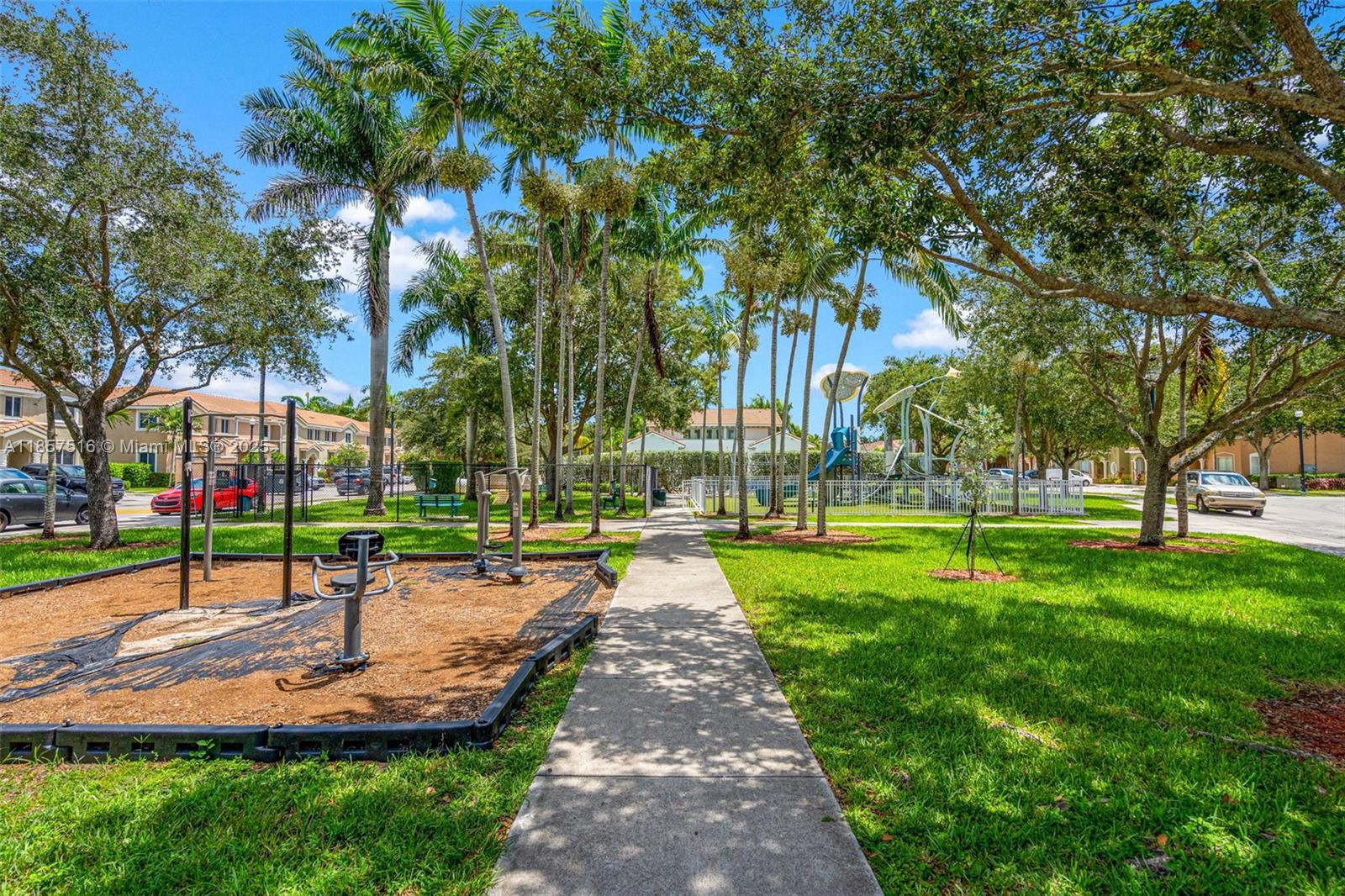 TOWNS AT SEASCAPE - Residential