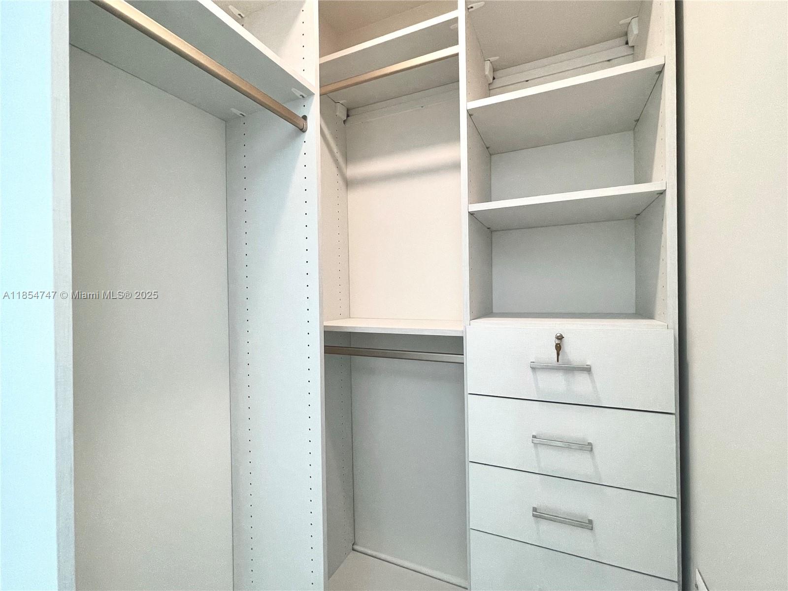 RIVERWOOD - Residential