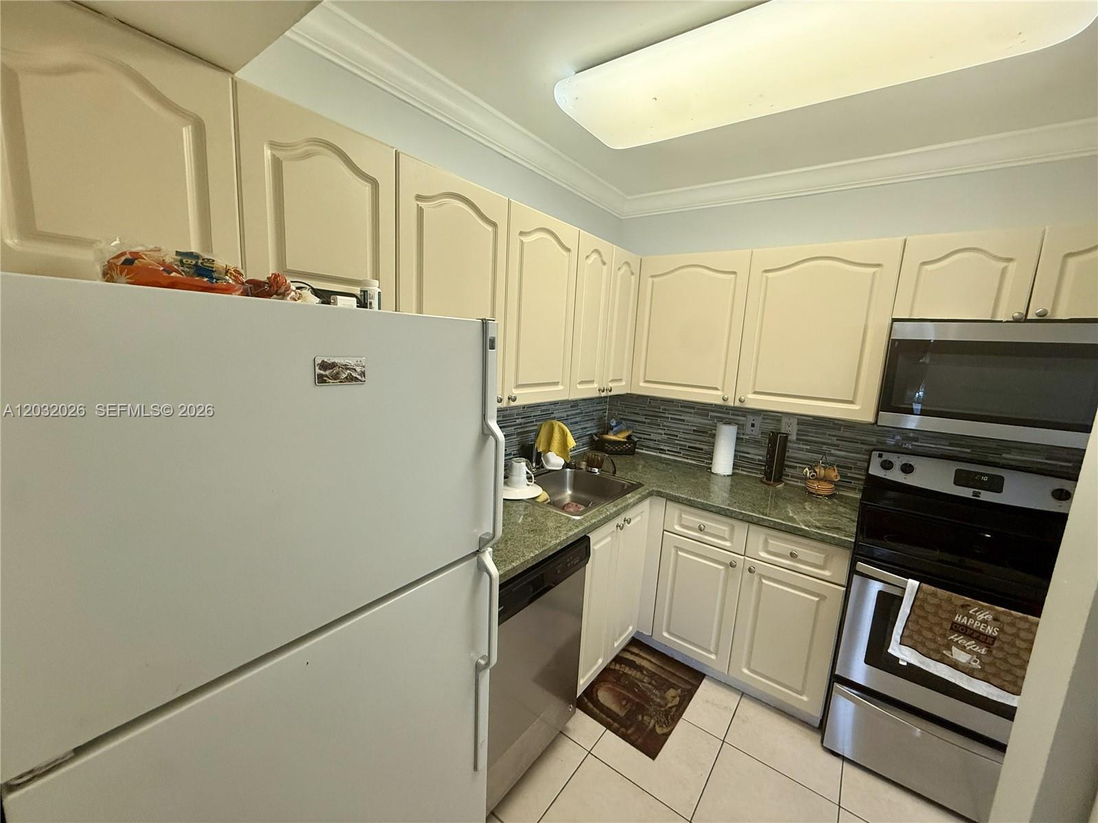 10413 N Kendall Dr B208