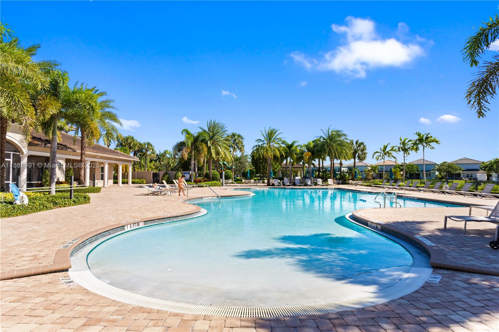 HILLCREST COUNTRY CLUB NO - Residential Lease