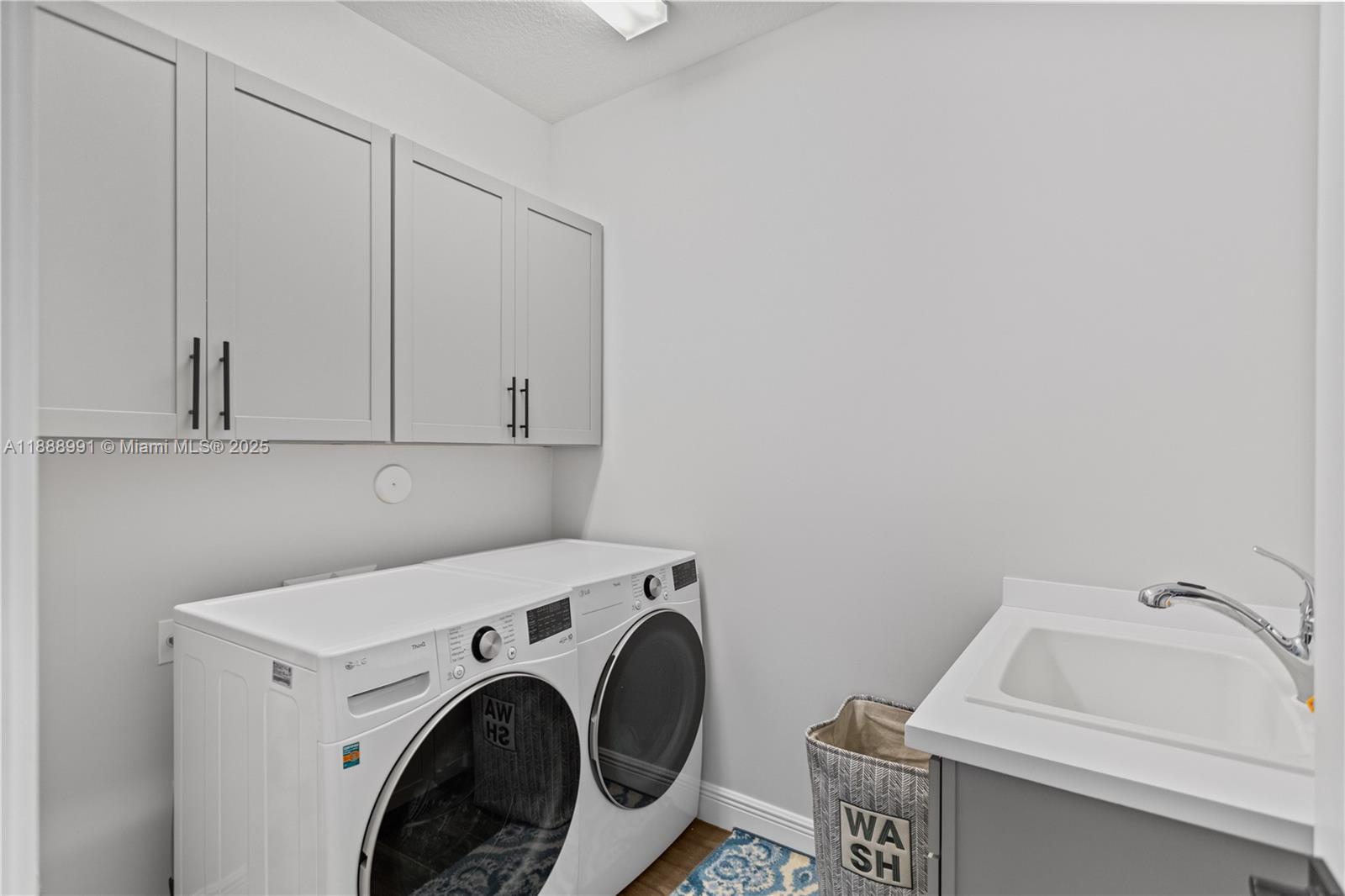 HILLCREST COUNTRY CLUB NO - Residential Lease