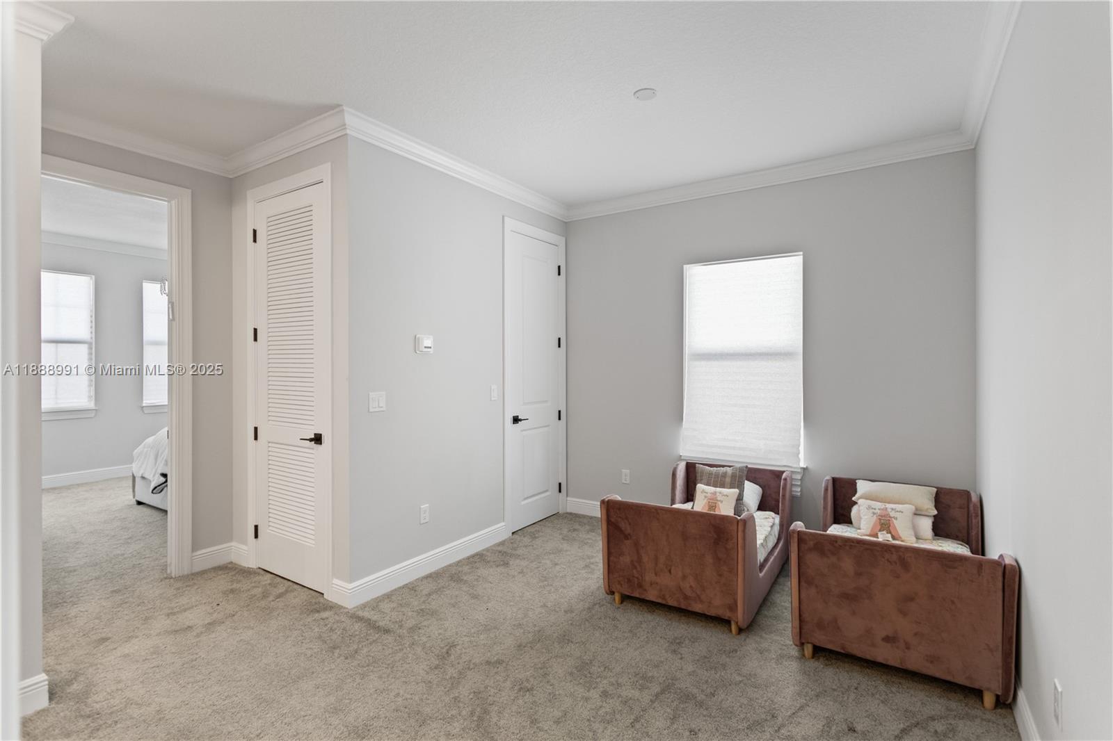 HILLCREST COUNTRY CLUB NO - Residential Lease